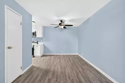 2812 N Auburn Court #210, Palm Springs, CA 92262 - Photo 4