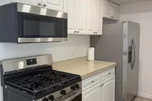 45 Lakeview Cir, Cathedral City, CA 92234 - Photo 2