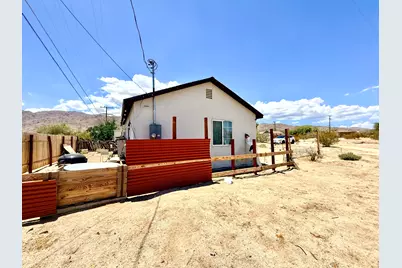 72425 Cactus Drive, 29 Palms, CA 92277 - Photo 4