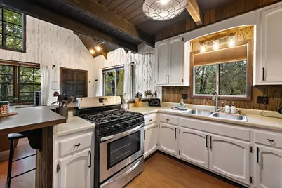 1160 W Alta Vista Avenue, Big Bear City, CA 92314 - Photo 8