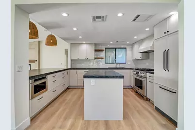 9721 Siwanoy Drive, Desert Hot Springs, CA 92240 - Photo 8