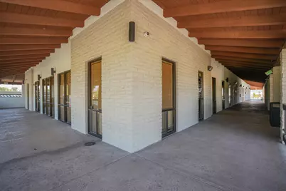 2825 E Tahquitz Canyon Way E, Palm Springs, CA 92262 - Photo 56
