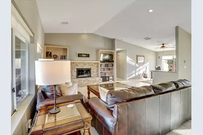 8567 Clubhouse Boulevard, Desert Hot Springs, CA 92240 - Photo 10