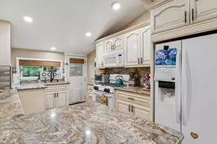 1557 Edge Cliff, Lake Arrowhead, CA 92352 - Photo 14