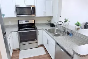 8889 Caminito Plaza Centro, San Diego, CA 92122 - Photo 2
