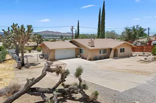 57361 St Marys Dr, Yucca Valley, CA 92284 - Photo 2