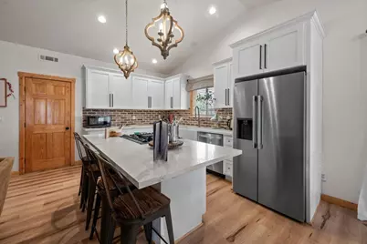 187 Dixie Lee Lane, Sugarloaf, CA 92386 - Photo 10