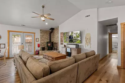 187 Dixie Lee Lane, Sugarloaf, CA 92386 - Photo 6