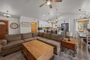 187 Dixie Lee Ln, Sugarloaf, CA 92386 - Photo 8