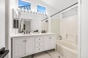 37851 Hollister Dr, Palm Desert, CA 92211 - Photo 16