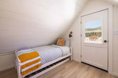 927 W Fairway Boulevard, Big Bear City, CA 92314 - Photo 20