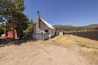 927 W Fairway Boulevard, Big Bear City, CA 92314 - Photo 26