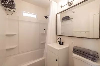 927 W Fairway Boulevard, Big Bear City, CA 92314 - Photo 18