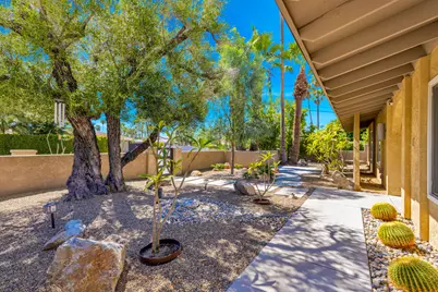175 S Avenida Elenora, Palm Springs, CA 92262 - Photo 4
