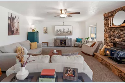 57530 Warren Way, Yucca Valley, CA 92284 - Photo 8