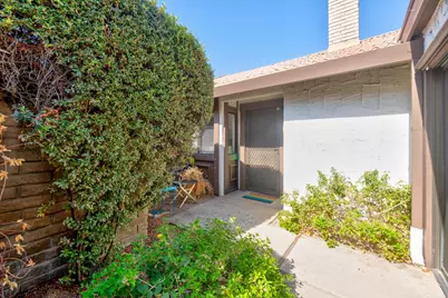 2367 W Miramonte Circle #C, Palm Springs, CA 92264 - Photo 2