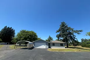 5050 Bo Peep Ln, Redding, CA 96002 - Photo 2