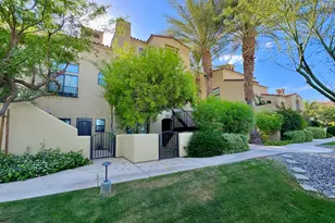 230 Villorrio Dr E, Palm Springs, CA 92262 - Photo 2
