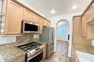 230 Villorrio Dr E, Palm Springs, CA 92262 - Photo 16