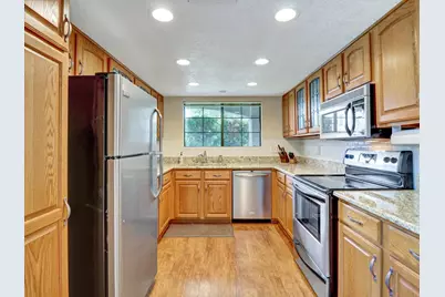 2001 E Camino Parocela #C21, Palm Springs, CA 92264 - Photo 10