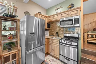 300 Hilltop Ln, Big Bear City, CA 92314 - Photo 28
