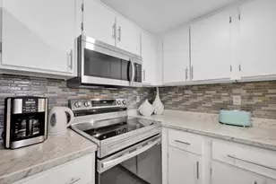 5301 E Waverly Dr, Palm Springs, CA 92264 - Photo 10