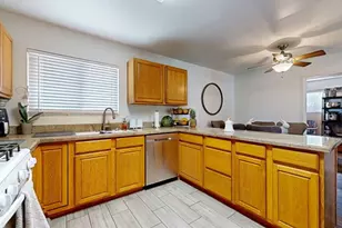 27305 Hombria Dr, Cathedral City, CA 92234 - Photo 12