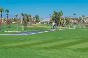 372 Muirfield Dr, Palm Desert, CA 92211 - Photo 54