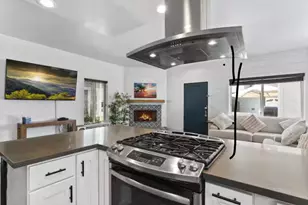 410 Clubhouse Ave, Newport Beach, CA 92663 - Photo 4