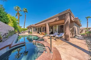 7 Hillcrest Dr, Palm Desert, CA 92260 - Photo 2