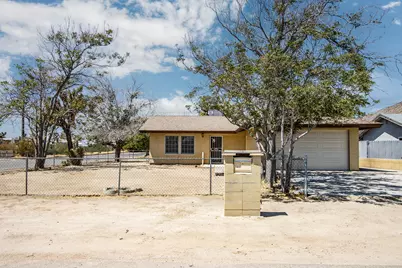 7028 Tamarisk Avenue, Yucca Valley, CA 92284 - Photo 2