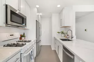 18242 Parkview Ln, Huntington Beach, CA 92648 - Photo 12