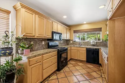 69375 Nilda Drive, Cathedral City, CA 92234 - Photo 12