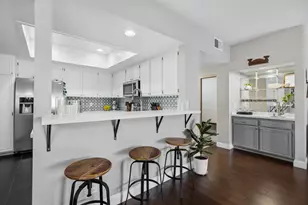 8180 Manitoba Street, Los Angeles, CA 90293 - Photo 16