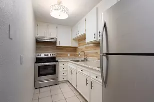 470 N Villa Ct, Palm Springs, CA 92262 - Photo 4