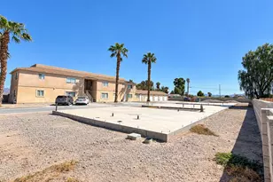 684 6th St, Blythe, CA 92225 - Photo 4