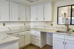 27136 Shadowcrest Ln, Cathedral City, CA 92234 - Photo 8