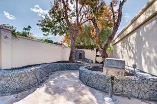 1388 S Farrell Dr, Palm Springs, CA 92264 - Photo 24