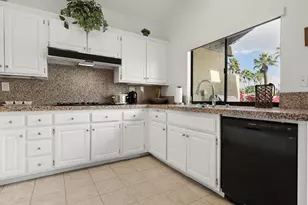 162 Lost River Dr, Palm Desert, CA 92211 - Photo 8