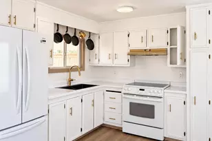 880 Friendship Ave, 29 Palms, CA 92277 - Photo 4