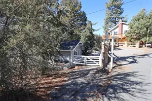 1010 Brookside Ln, Fawnskin, CA 92333 - Photo 2