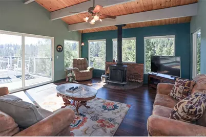 1010 Brookside Lane, Fawnskin, CA 92333 - Photo 12