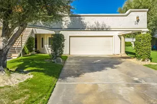 674 Vista Lago Cir N, Palm Desert, CA 92211 - Photo 2