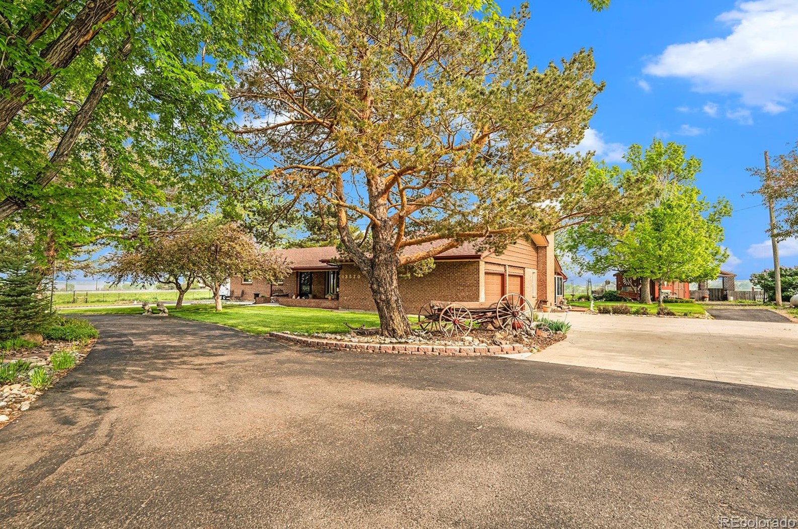 13570 96th Ave, Arvada CO  80005-1302 exterior