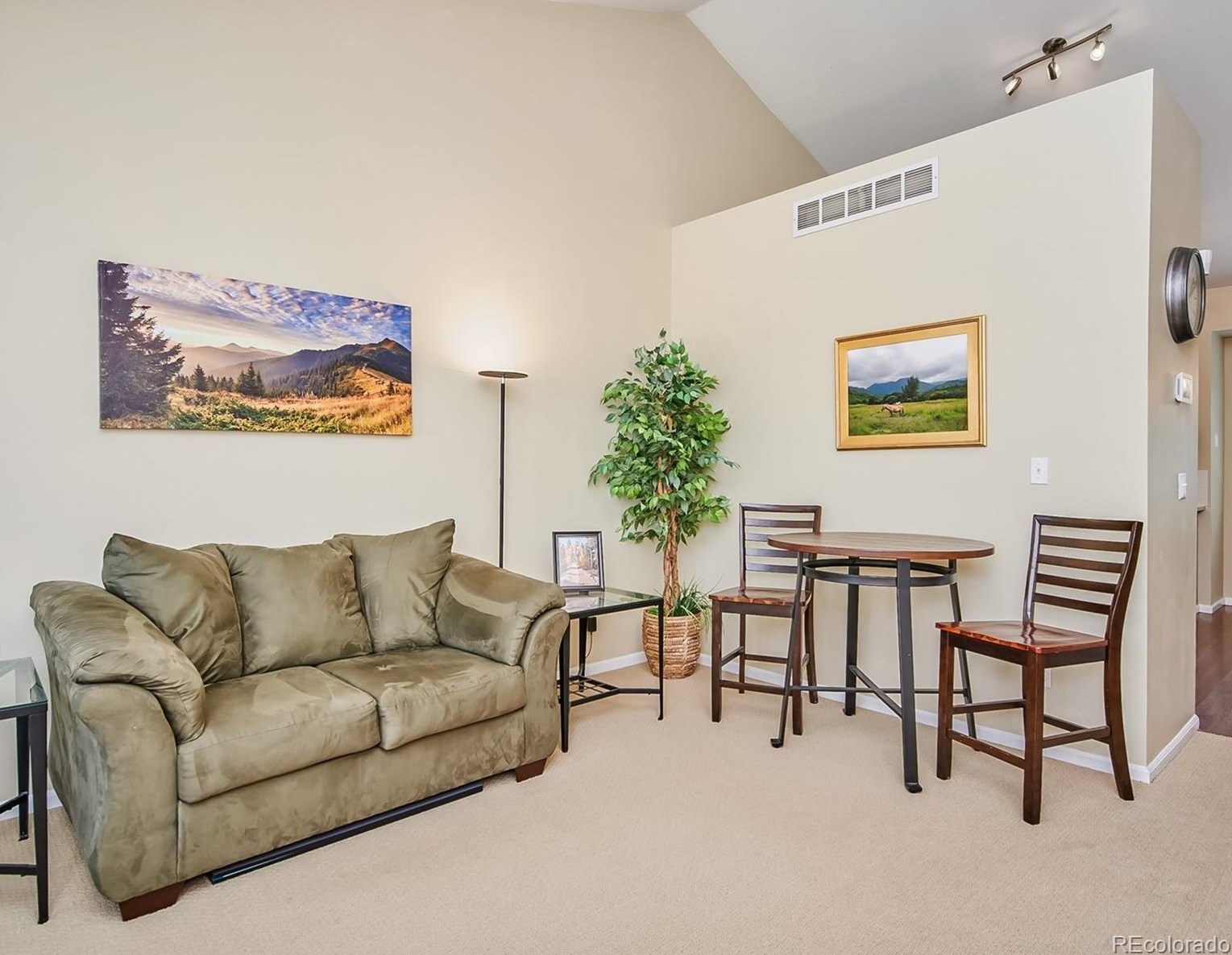 9609 Sun Meadow St, Littleton, CO 80129-6269