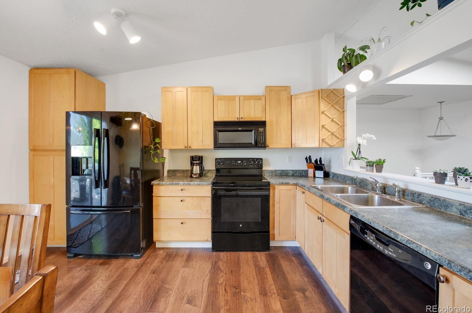 9935 Wagon Trl Dr, Littleton CO 80123-1955 exterior