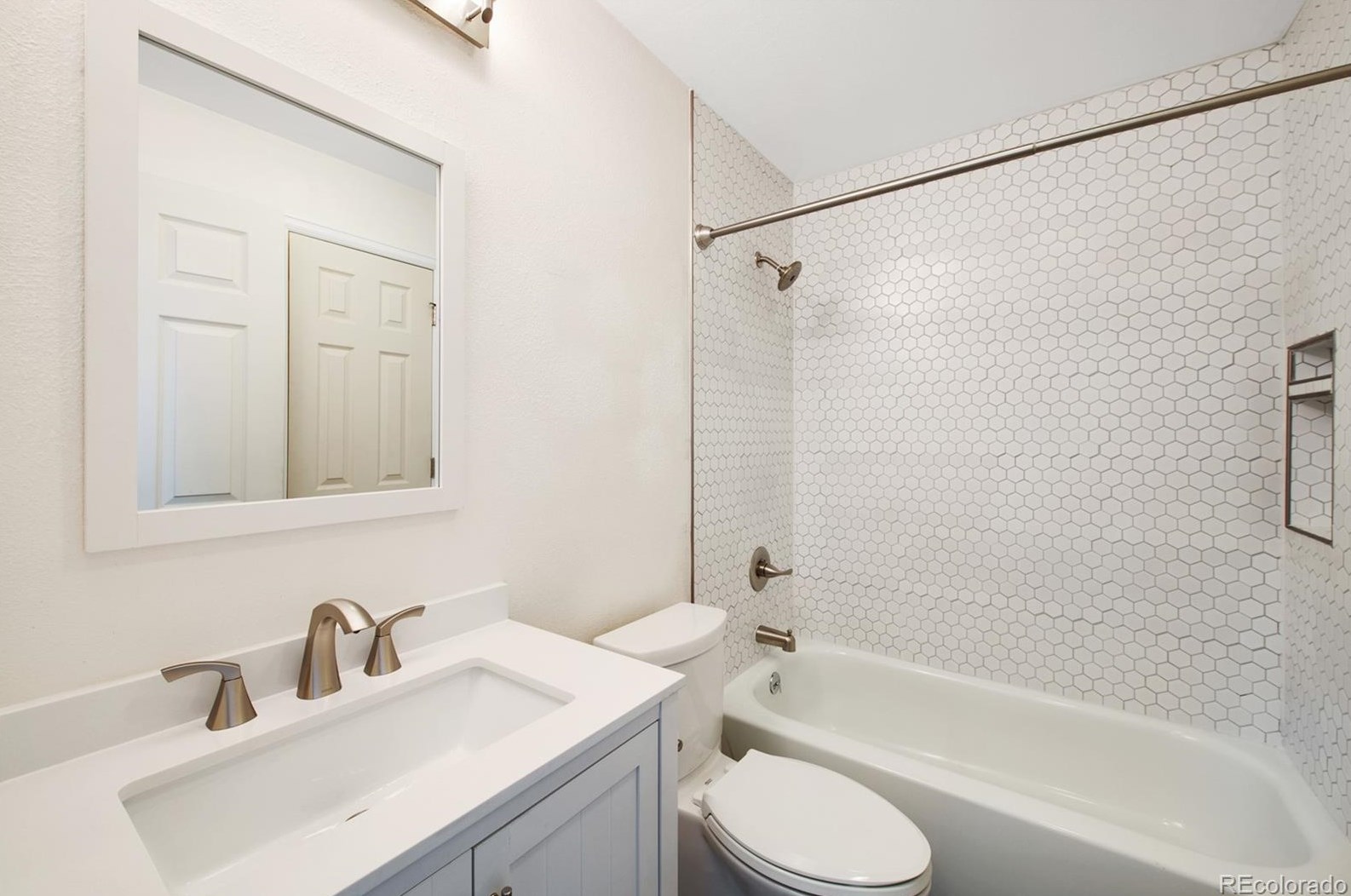 9935 Wagon Trl Dr, Littleton CO 80123-1955 exterior