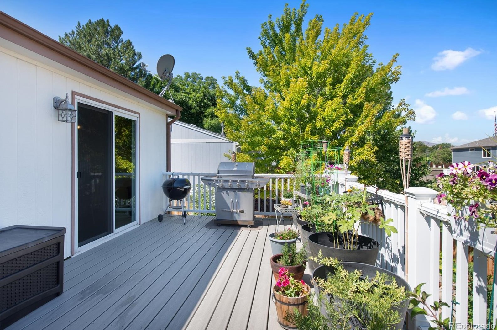 9935 Wagon Trl Dr, Littleton CO 80123-1955 exterior