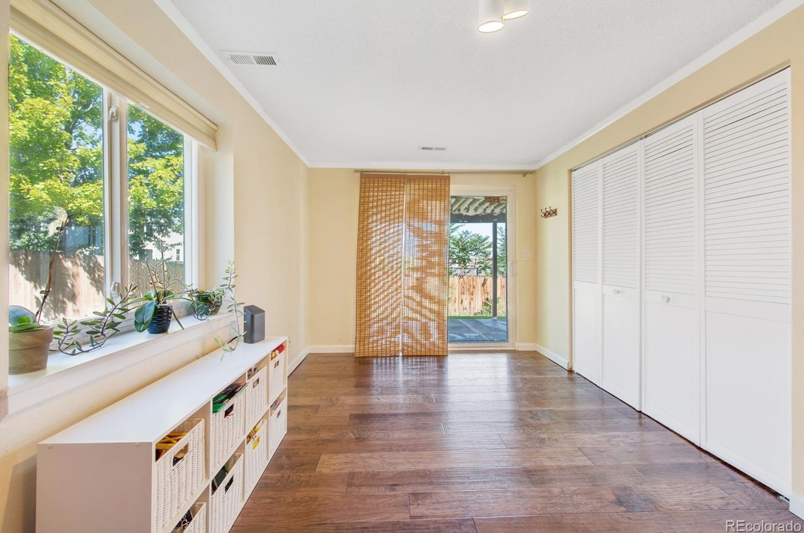 9935 Wagon Trl Dr, Littleton CO 80123-1955 exterior