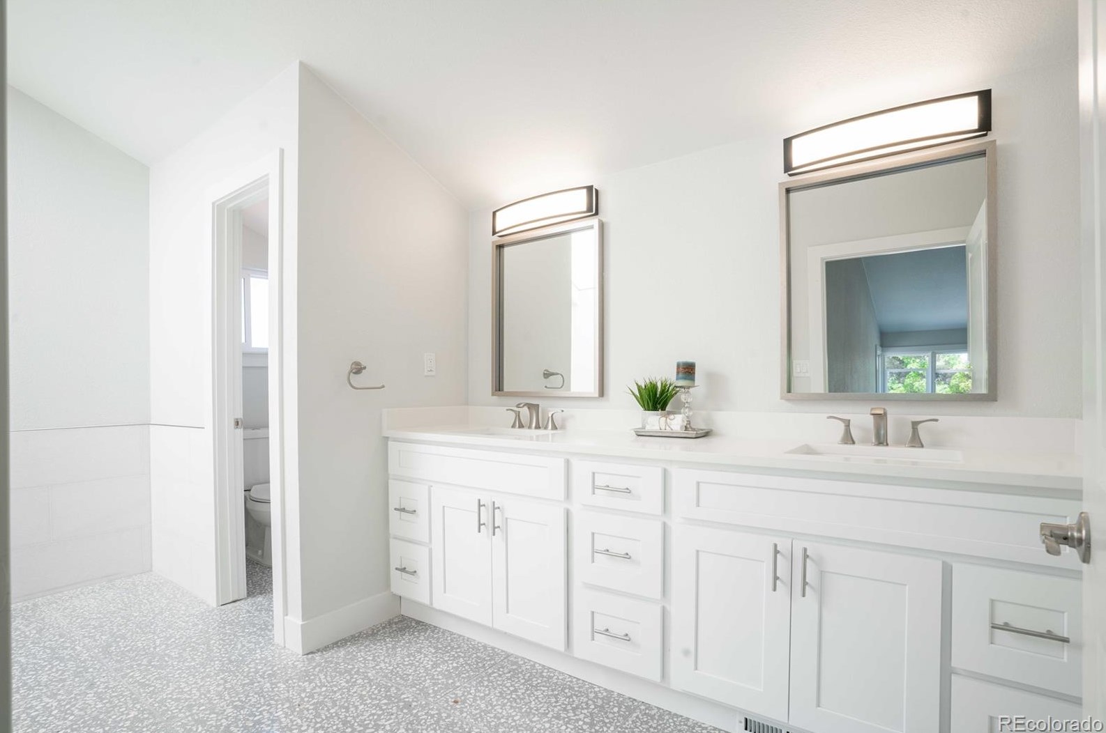 7706 Clermont Ct, Littleton CO  80122-3707 exterior